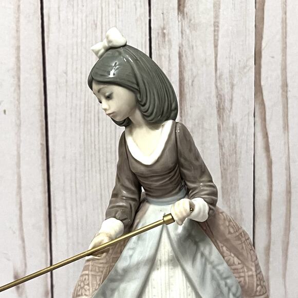 Retired Lladro 5210 Daisa 1983 Girl Bow Lace Parasol Figurine MISSING PARASOL - Picture 3 of 12
